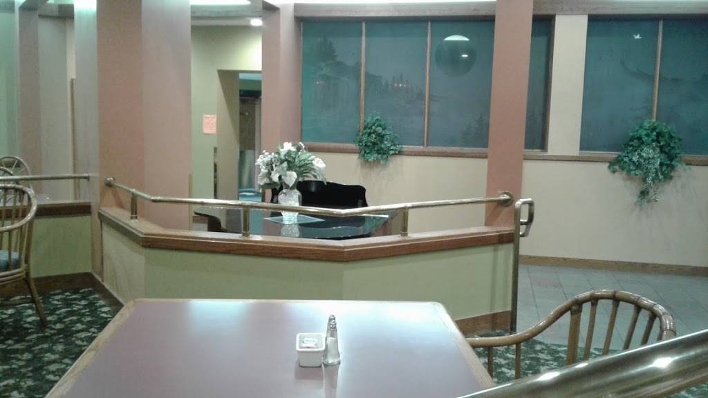 Leas Landing Restaurant & Lounge | restaurant | 6221 NE 82nd Ave, Portland, OR 97220, USA | 5032525151 OR +1 503-252-5151