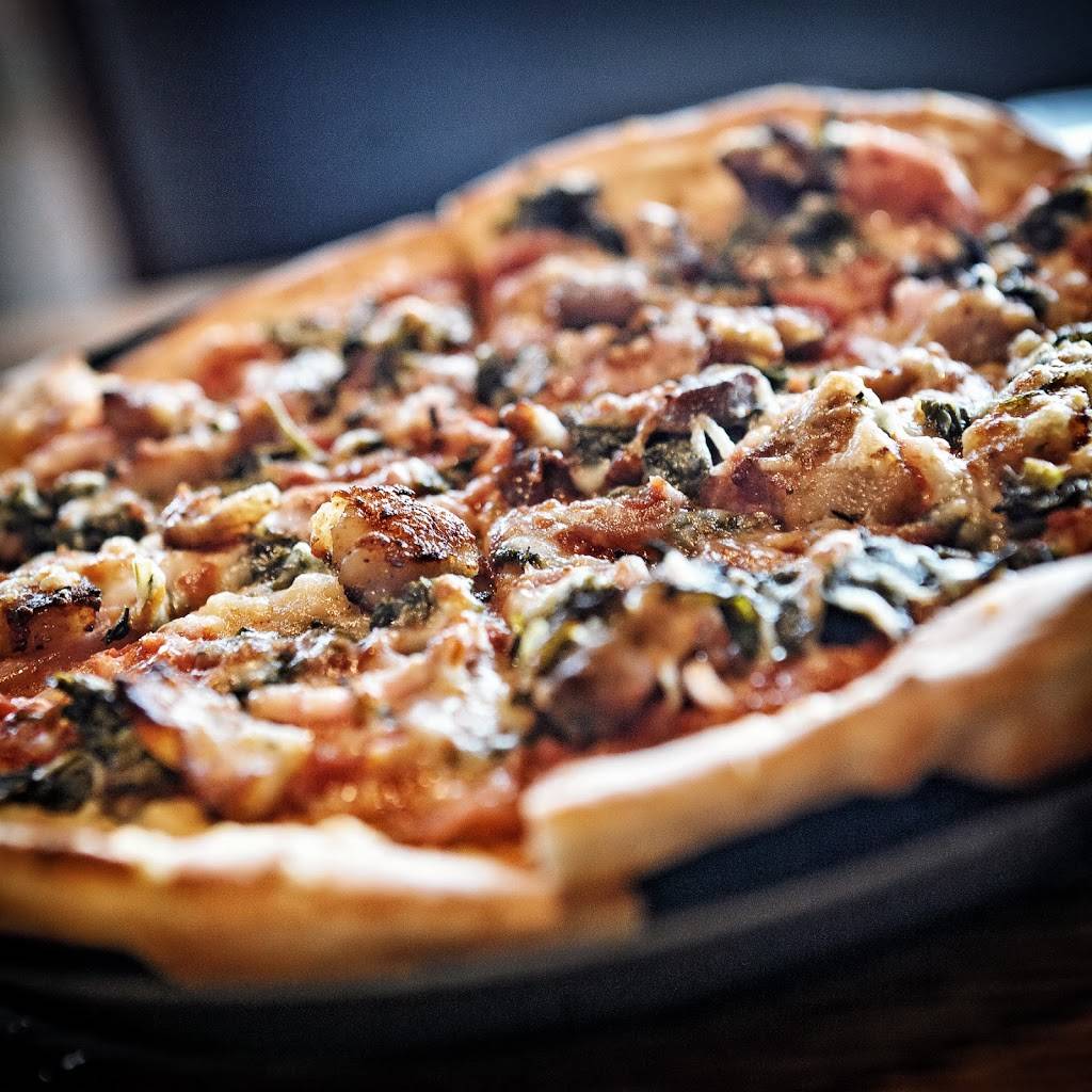 Stormcloud Brewing Company | restaurant | 303 Main St, Frankfort, MI 49635, USA | 2313520118 OR +1 231-352-0118