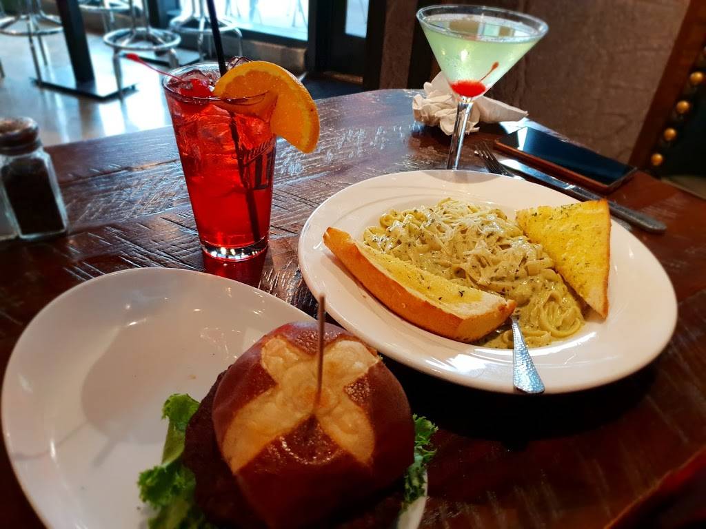 Bulldog Ale House | restaurant | 901 S State St, Chicago, IL 60605, USA | 3125830333 OR +1 312-583-0333