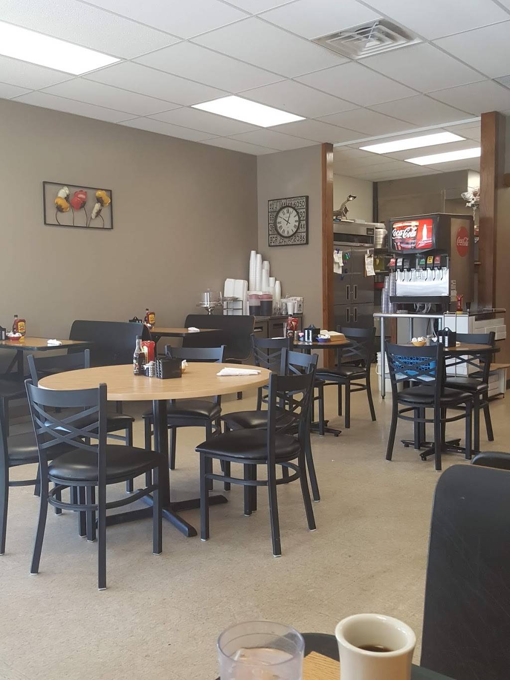 Corner Cafe | restaurant | 105 N 13th St, Decatur, IN 46733, USA | 2602230244 OR +1 260-223-0244