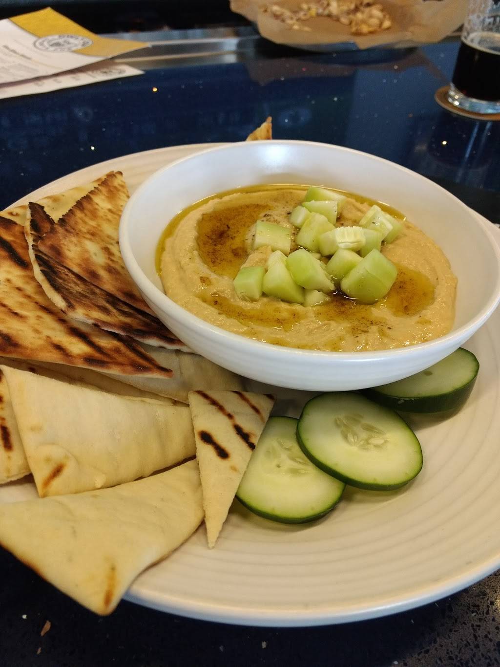 Owly Oop Sports Pub | restaurant | 305 S Madison St, Rockford, IL 61104, USA | 8159774303 OR +1 815-977-4303