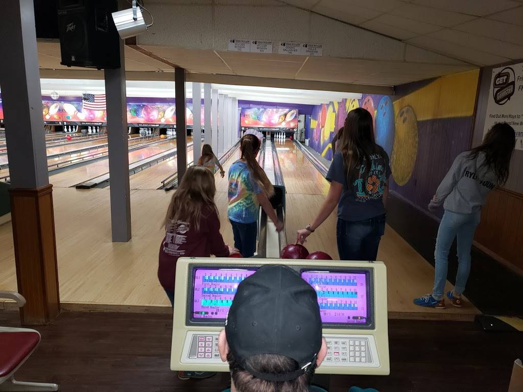 Patricks Restaurant & Bowl | restaurant | 1616 N Section St, Sullivan, IN 47882, USA | 8122683388 OR +1 812-268-3388