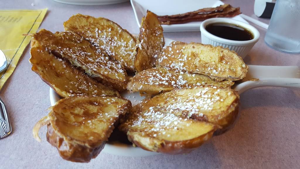 Skillets Bistro | restaurant | 2040 45th St, Highland, IN 46322, USA | 2192934017 OR +1 219-293-4017