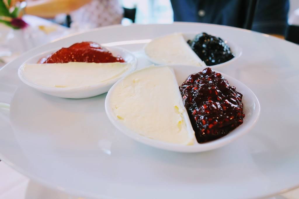 Tea At The White House | cafe | 35 Main St N Unit 1, Waterdown, ON L0R 2H0, Canada | 9056909987 OR +1 905-690-9987