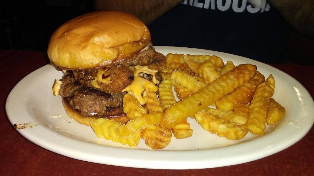 Backstreet Wine and Dine | restaurant | 310 E Back St, Hecker, IL 62248, USA | 6184301052 OR +1 618-430-1052