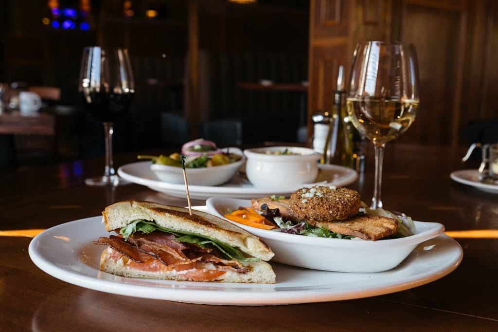 Johnnys Italian Steakhouse | restaurant | 12080 S Strang Line Rd, Olathe, KS 66062, USA | 9138152323 OR +1 913-815-2323