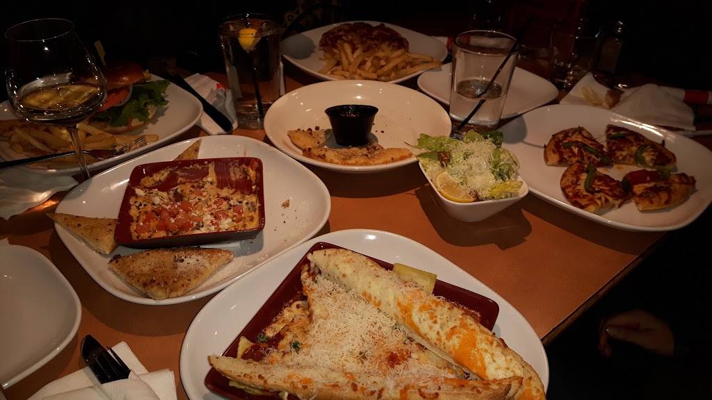 Boston Pizza | restaurant | 4 Horseshoe Crescent, Waterdown, ON L0R 2H2, Canada | 9056901500 OR +1 905-690-1500