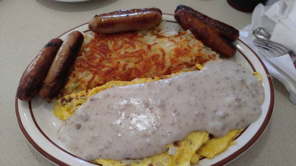 Leos Coney Island | restaurant | 5076 Highland Rd, Waterford Twp, MI 48327, USA | 2487421568 OR +1 248-742-1568