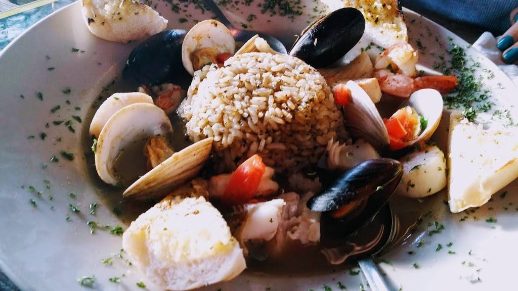 Hurricane Pattys | restaurant | 69 Lewis Blvd, St. Augustine, FL 32084, USA | 9043427338 OR +1 904-342-7338