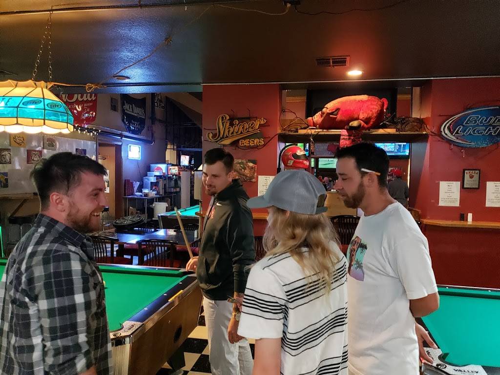 On the Mark Sports Bar & Grill | restaurant | 2588 N Gregg Ave, Fayetteville, AR 72703, USA | 4795750123 OR +1 479-575-0123