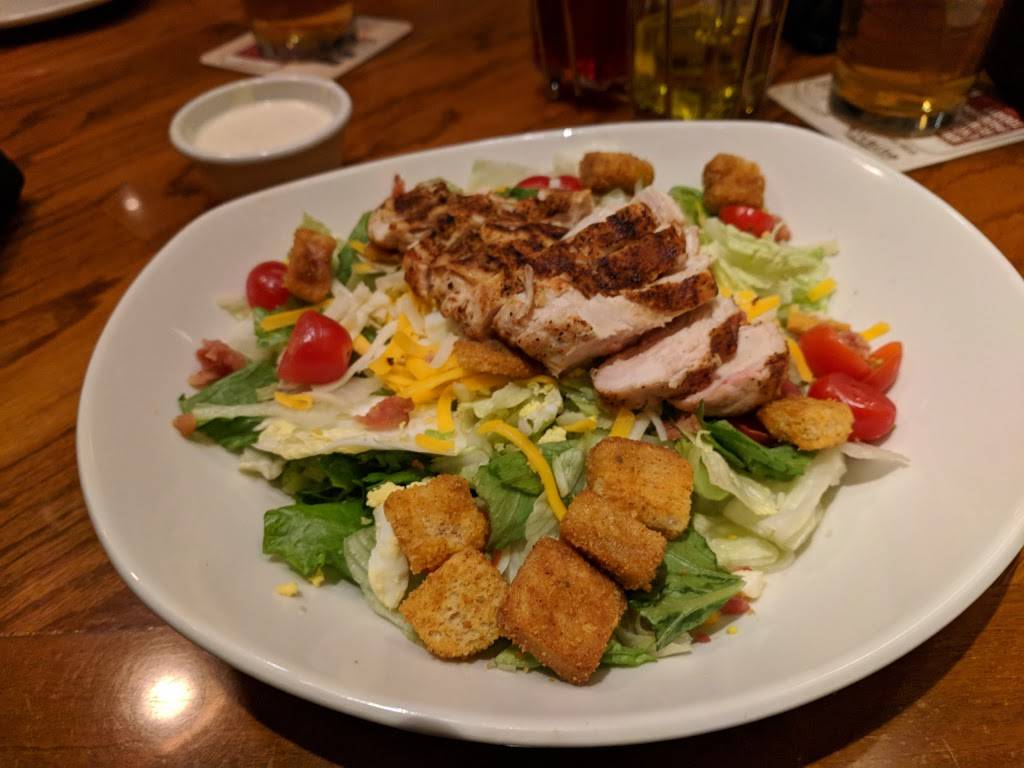 Outback Steakhouse | restaurant | 2512 Kings Center Ct, Mason, OH 45040, USA | 5137540601 OR +1 513-754-0601