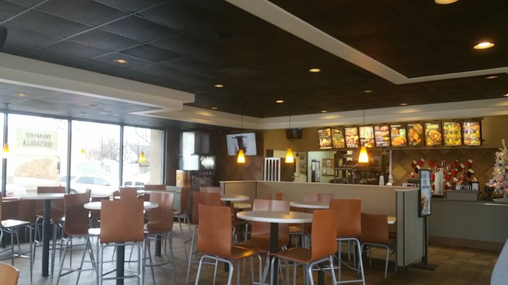 Taco Bell | meal takeaway | 810 S Jefferson Ave, Lebanon, MO 65536, USA | 4175323068 OR +1 417-532-3068