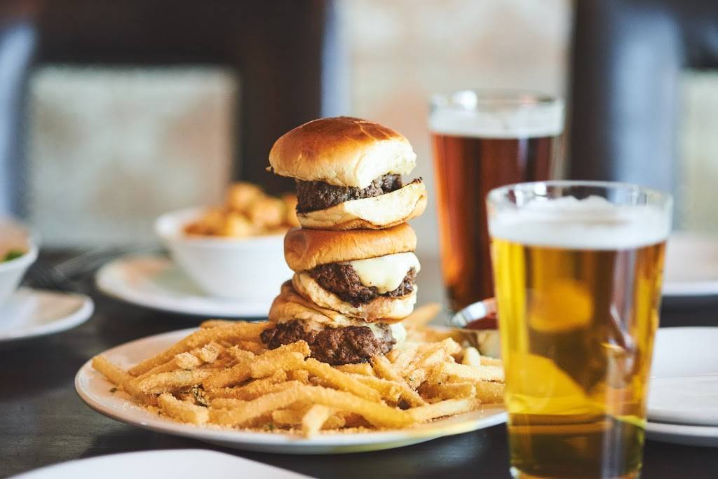 b One Loudoun | restaurant | 20416 Exchange St, Ashburn, VA 20147, USA | 7037232900 OR +1 703-723-2900