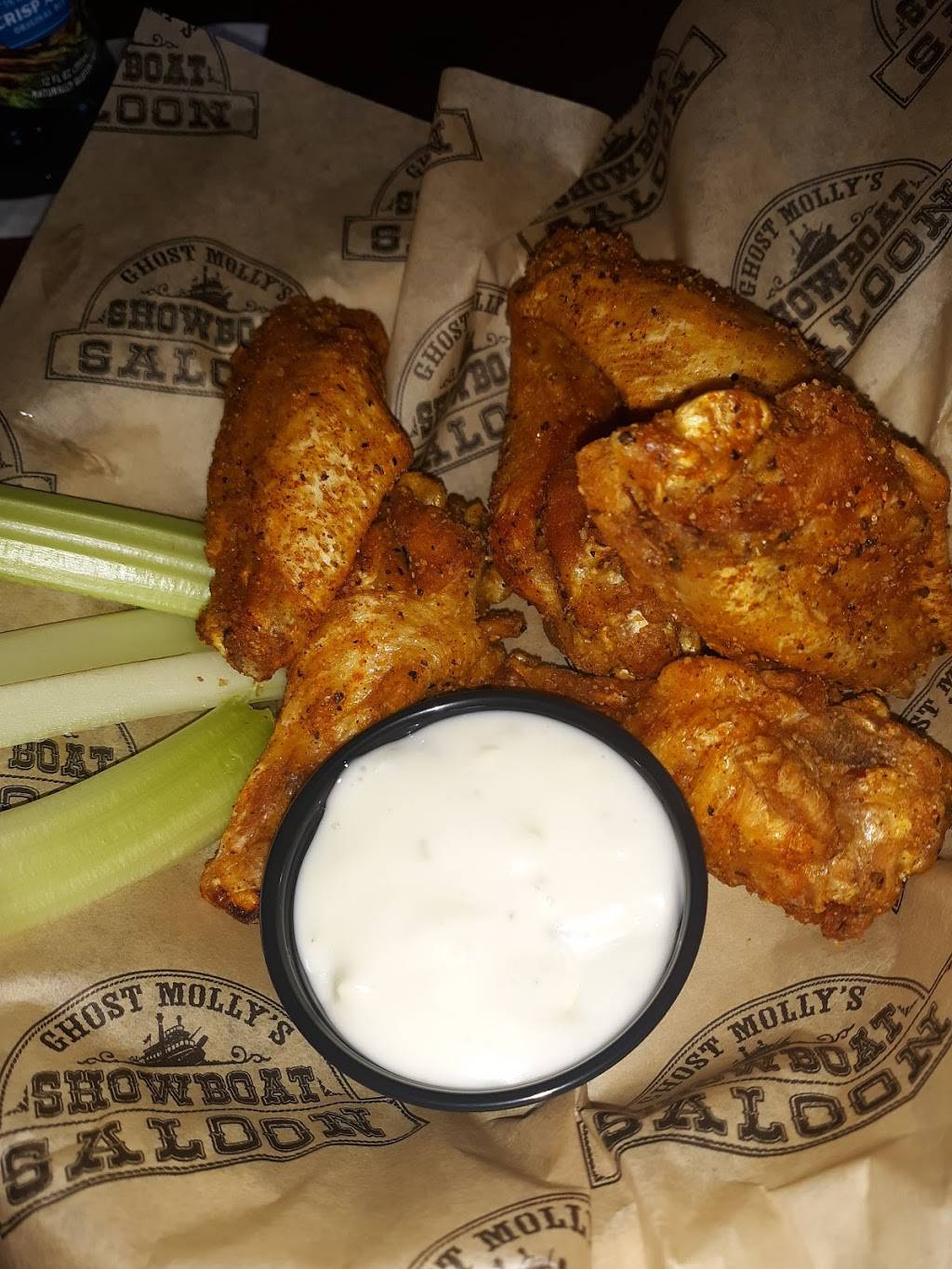 Tugs Kitchen At Showboat Saloon | restaurant | 24 Broadway, Wisconsin Dells, WI 53965, USA | 6082530707 OR +1 608-253-0707