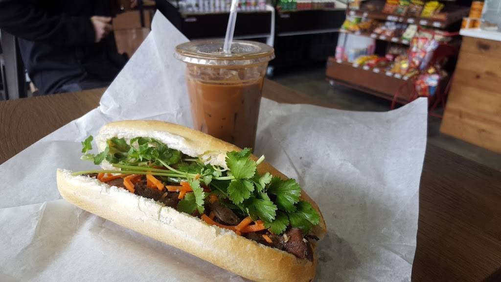 Num-Mi Vietnamese Kitchen & Grill | restaurant | 405 14th Ave SE, Minneapolis, MN 55414, USA | 6128862407 OR +1 612-886-2407