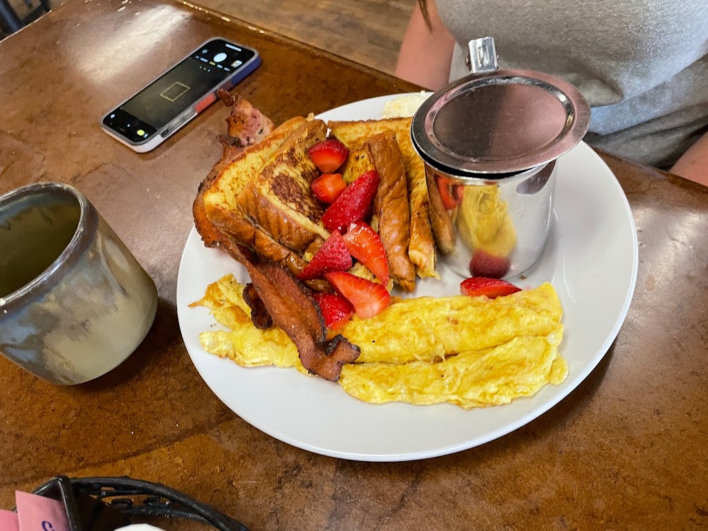 Shooters Grill | restaurant | 120 E 3rd St, Rifle, CO 81650, USA | 9706252158 OR +1 970-625-2158