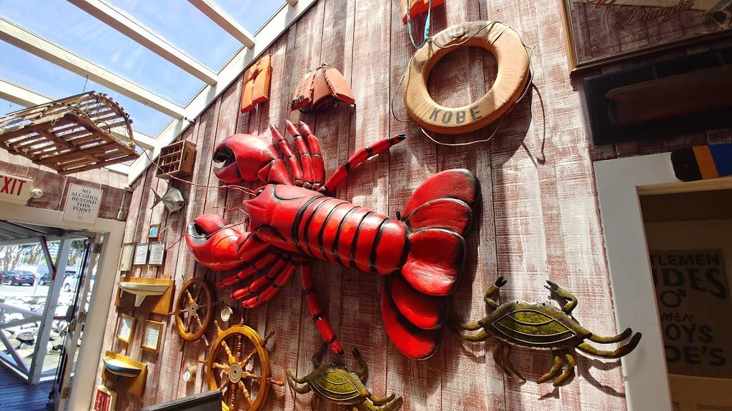 Joes Crab Shack | restaurant | 525 E Harbor Dr, San Diego, CA 92101, USA | 6192337391 OR +1 619-233-7391