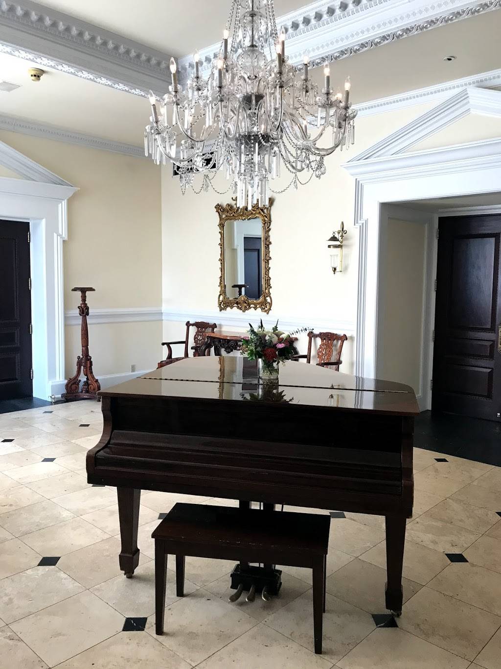 The Carltun | restaurant | 1899 Hempstead Turnpike, East Meadow, NY 11554, USA | 5165420700 OR +1 516-542-0700