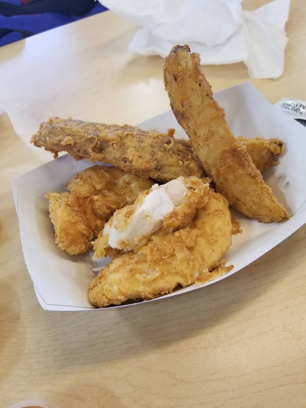 Chesters Chicken | restaurant | 1329-1375 Henderson Rd, Knoxville, IL 61448, USA | 3092892805 OR +1 309-289-2805