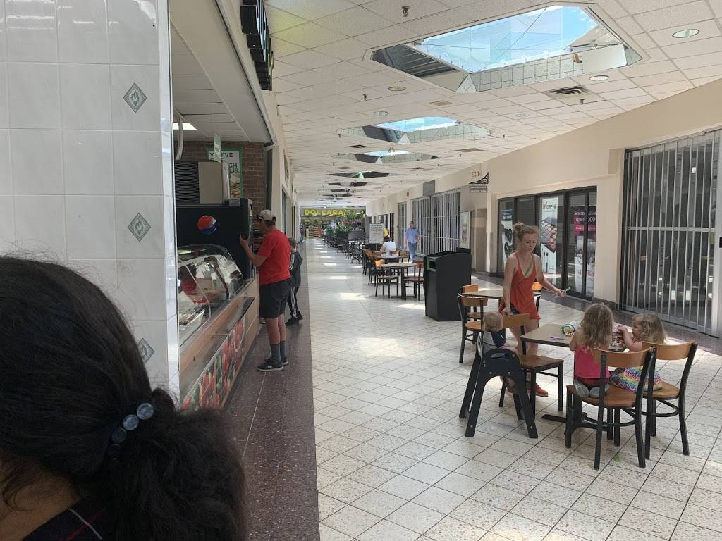 Dhaba Indian Restaurant (Bayfield St.) | restaurant | 320 BAYFIELD Street, BAYFIELD MALL FOOD COURT BOWLERAMA Entrance And Take Left , Use The Elevator To Come Upstair, Barrie, ON L4M 3C1, Canada | 2498805090 OR +1 249-880-5090