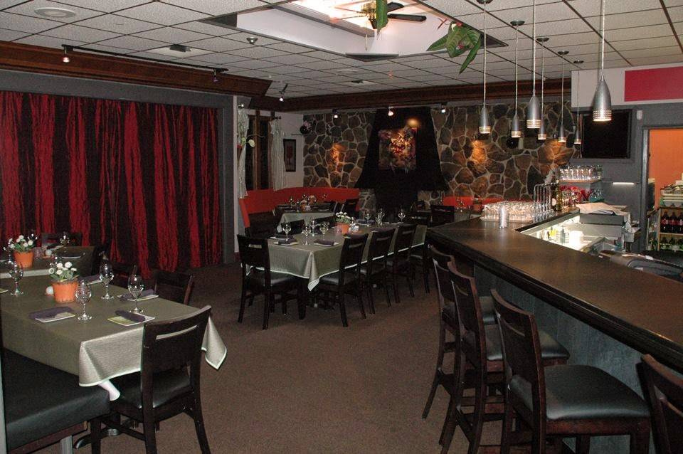 Graystones Restaurant | restaurant | 14889 Yonge St, Aurora, ON L4G 1M6, Canada | 9057279561 OR +1 905-727-9561
