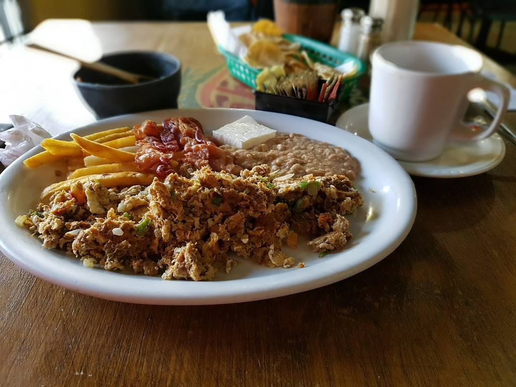 Cocina De Lupita | restaurant | Av Riveroll 1424, Centro, 22800 Ensenada, B.C., Mexico | 016461753477 OR +52 646 175 3477