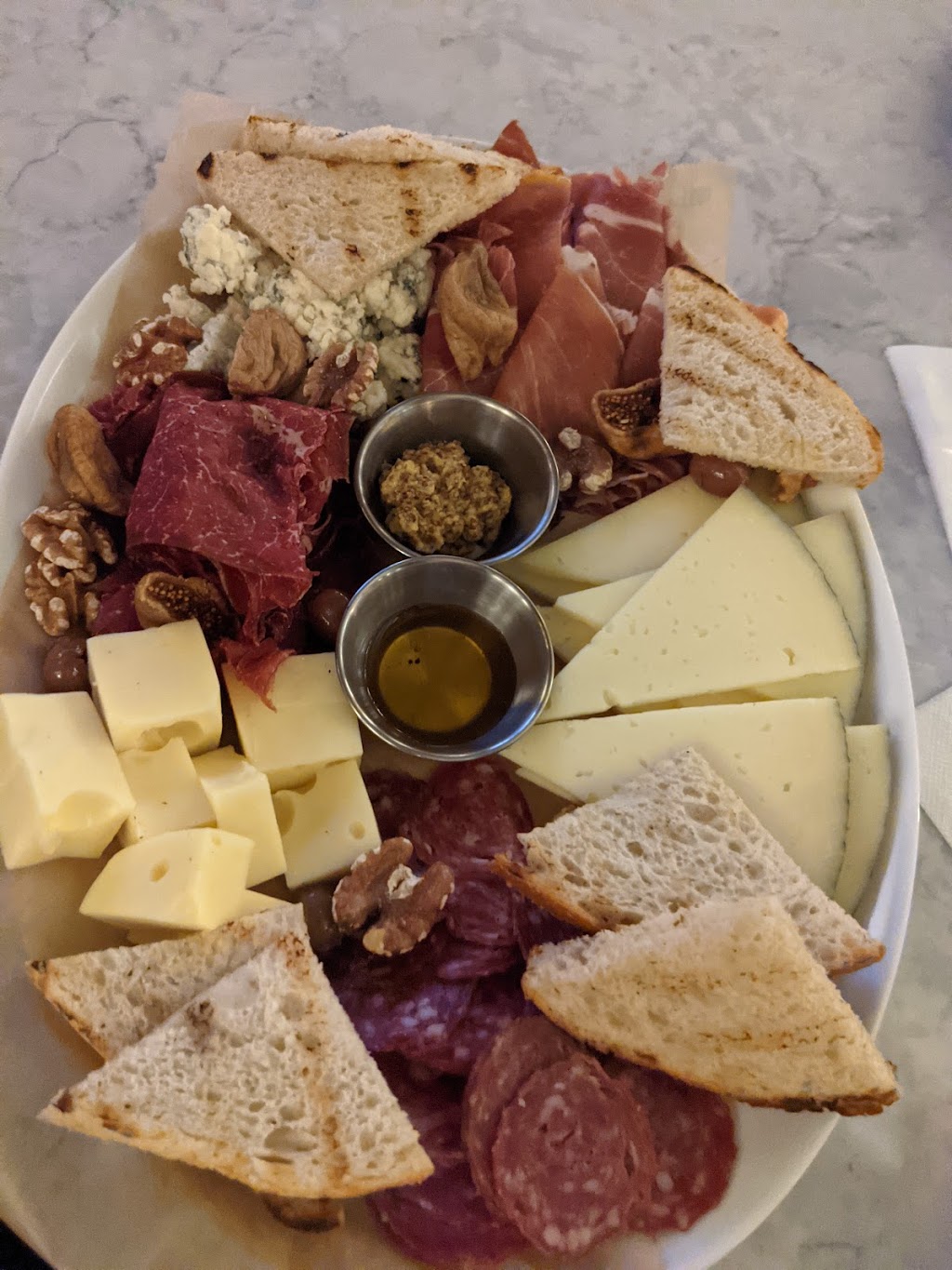 Market Place Kitchen & Bar - Shelton | restaurant | 811 Bridgeport Ave, Shelton, CT 06484, USA | 2035385524 OR +1 203-538-5524