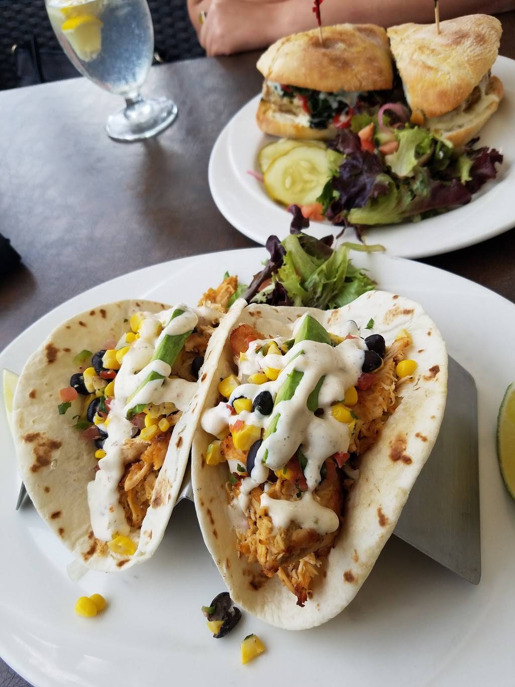 Tavola Restaurant + Bar | restaurant | 400 W Sproul Rd, Springfield, PA 19064, USA | 6105432100 OR +1 610-543-2100