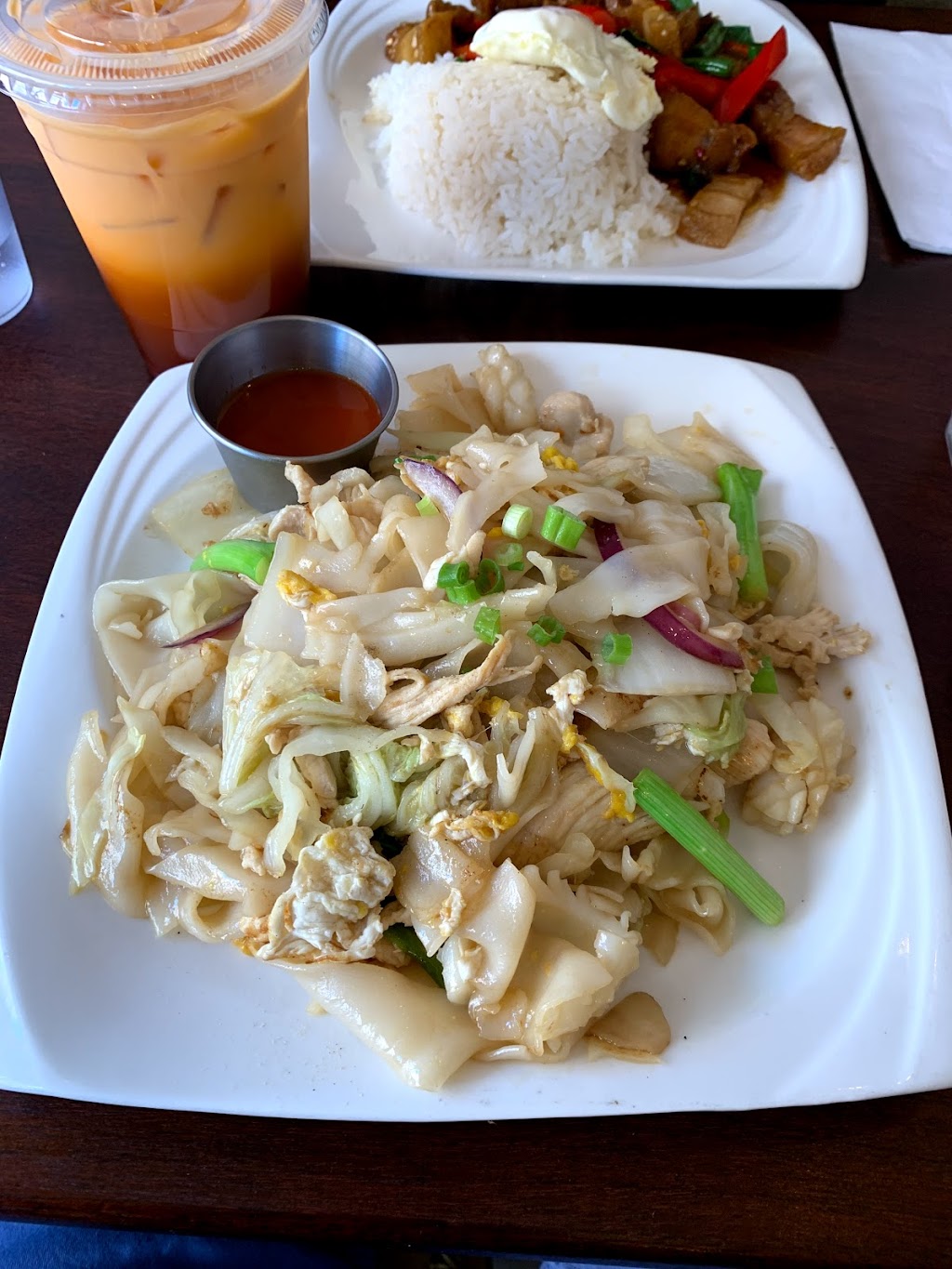 Kor Tor Mor | restaurant | 24 College Ave, Somerville, MA 02144, USA | 6176669822 OR +1 617-666-9822