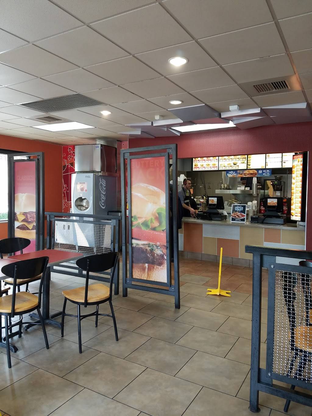 Jack in the Box | restaurant | 23577 Sunnymead Ranch Pkwy, Moreno Valley, CA 92557, USA | 9512477483 OR +1 951-247-7483