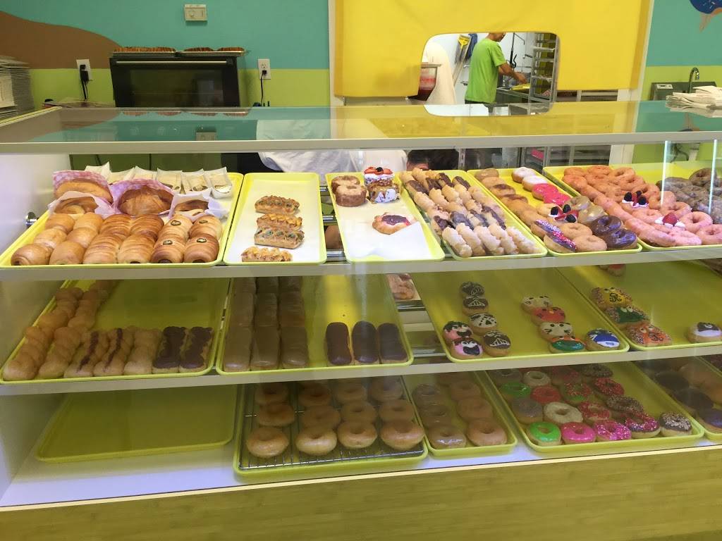 Donut Nest | bakery | 1201 NW 178th St, Edmond, OK 73012, USA | 2144496886 OR +1 214-449-6886