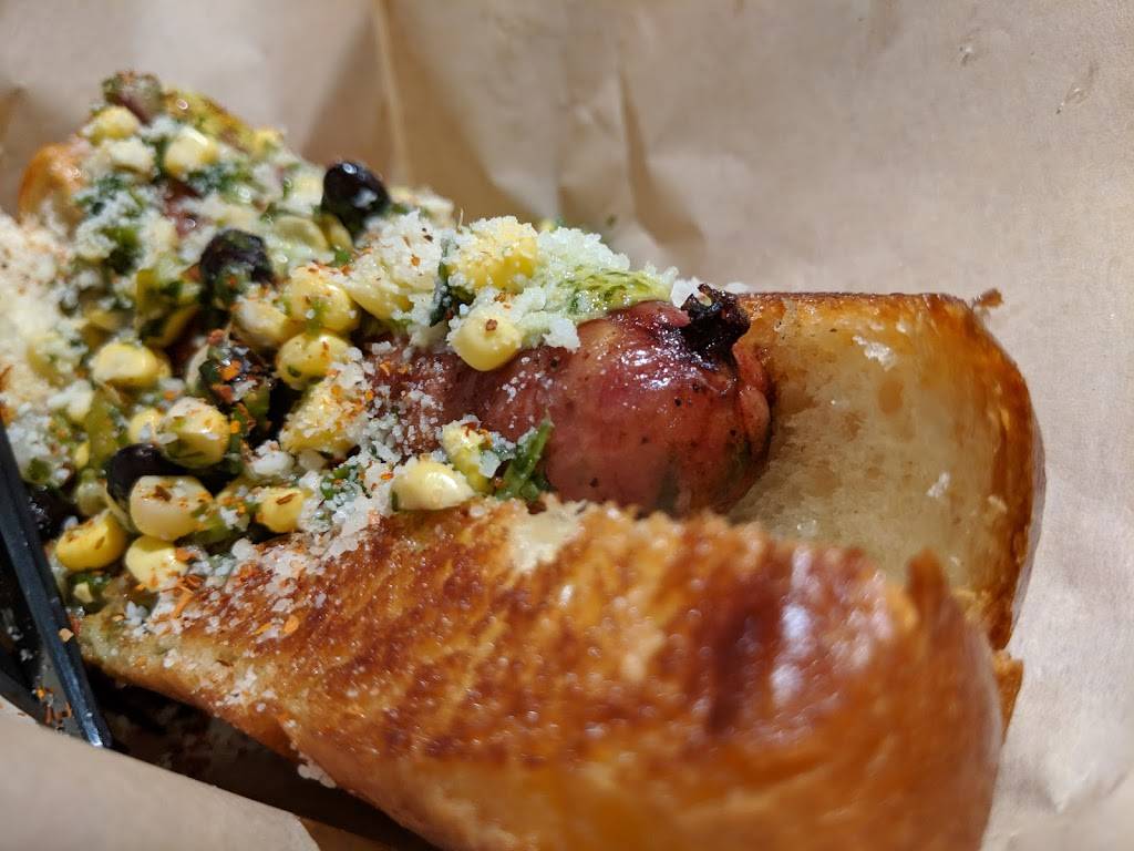 The Stand | restaurant | 23683 Calabasas Rd, Calabasas, CA 91302, USA | 8182066363 OR +1 818-206-6363