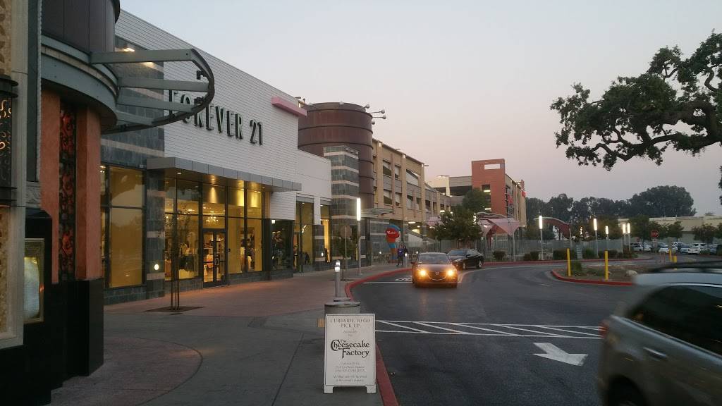 Westfield Oakridge | shopping mall | 925 Blossom Hill Rd, San Jose, CA 95123, USA | 4085782912 OR +1 408-578-2912