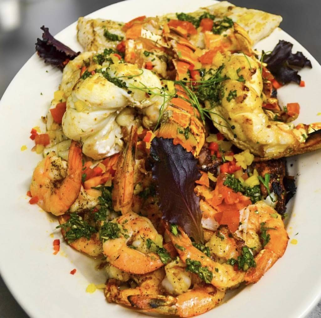 Casa Del Mar | restaurant | 1779 Webster Ave, Bronx, NY 10457, USA | 9174736670 OR +1 917-473-6670