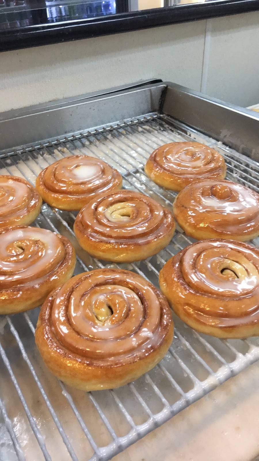 American Donut | restaurant | 2907 Rayford Rd #105, Spring, TX 77386, USA | 2812989800 OR +1 281-298-9800