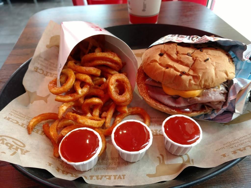 Arbys | restaurant | 16461 Corporate Commerce Way, Fort Myers, FL 33913, USA | 2394371583 OR +1 239-437-1583