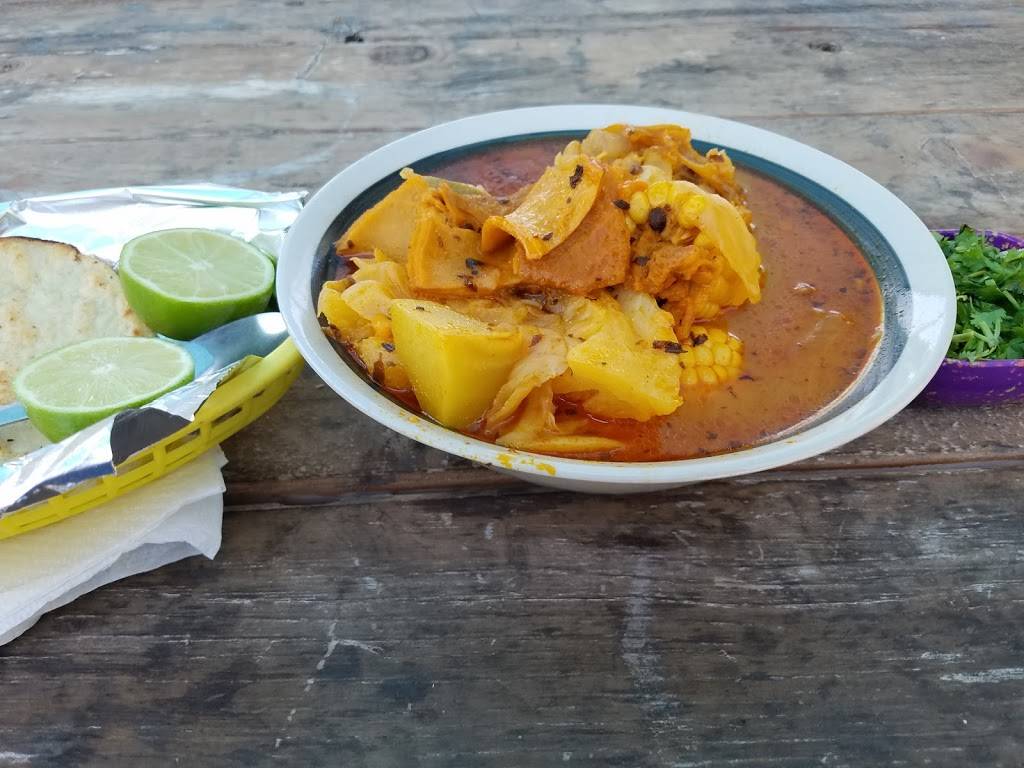 Veronicas Pupusas y Tacos | restaurant | 4276-4298 Lockhart Hwy, Austin, TX 78744, USA | 5125074363 OR +1 512-507-4363