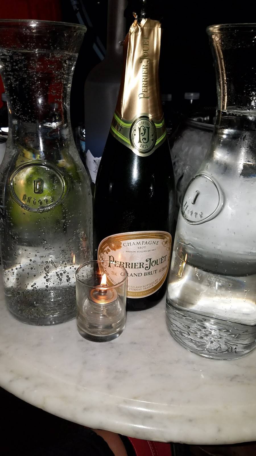 Pour Vous | restaurant | 5574 Melrose Ave, Los Angeles, CA 90038, USA | 3238718699 OR +1 323-871-8699