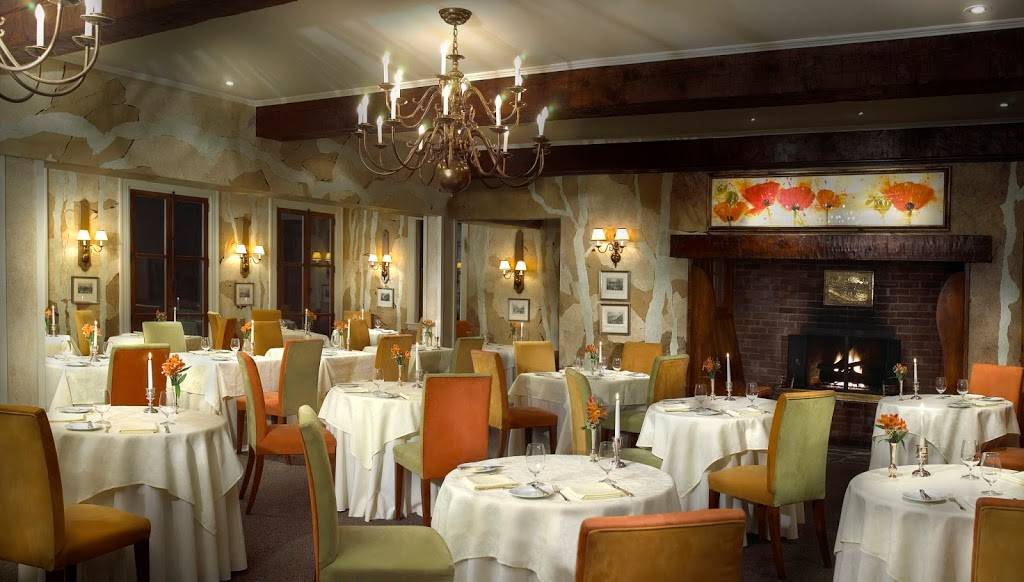 Restaurant Le Hatley | restaurant | 575 Rue Hovey, North Hatley, QC J0B 2C0, Canada | 8198422421 OR +1 819-842-2421