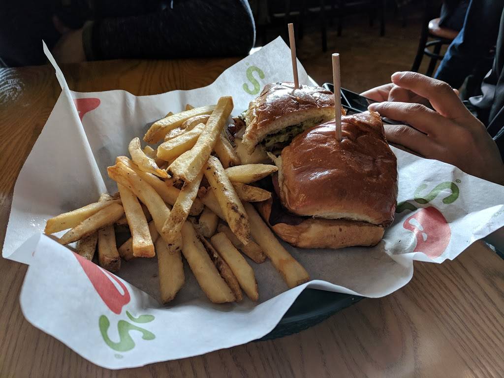 Chilis Grill & Bar | restaurant | 2121 Euclid Ave SC, #212A, Cleveland, OH 44115, USA | 2166875492 OR +1 216-687-5492