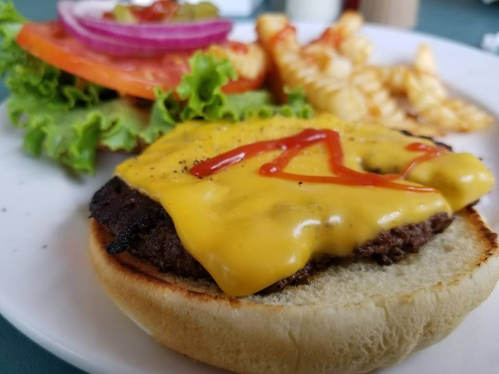 Pauls Family Restaurant | restaurant | 1111 Tsali Blvd, Cherokee, NC 28719, USA | 8284979012 OR +1 828-497-9012