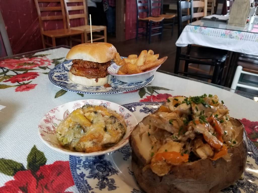 Sweet Taters | restaurant | 102 10th St NW, Conover, NC 28613, USA | 8284695177 OR +1 828-469-5177