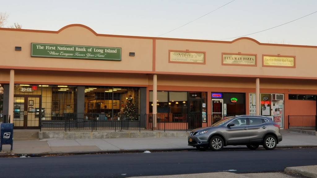 Parkway Pizza | restaurant | 19-7 Utopia Pkwy, Whitestone, NY 11357, USA | 7184233800 OR +1 718-423-3800