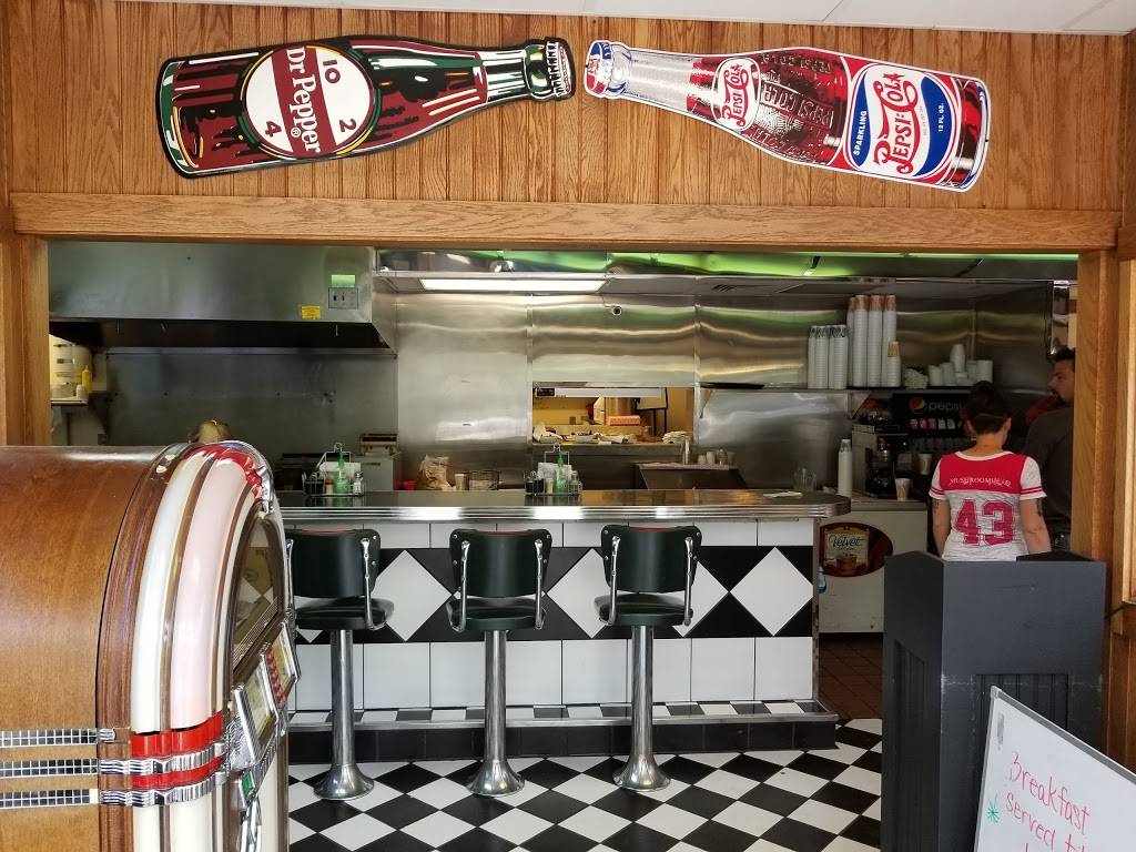 Sandy Sues Silver Diner | restaurant | 26784 US-33, Rockbridge, OH 43149, USA | 7403855550 OR +1 740-385-5550