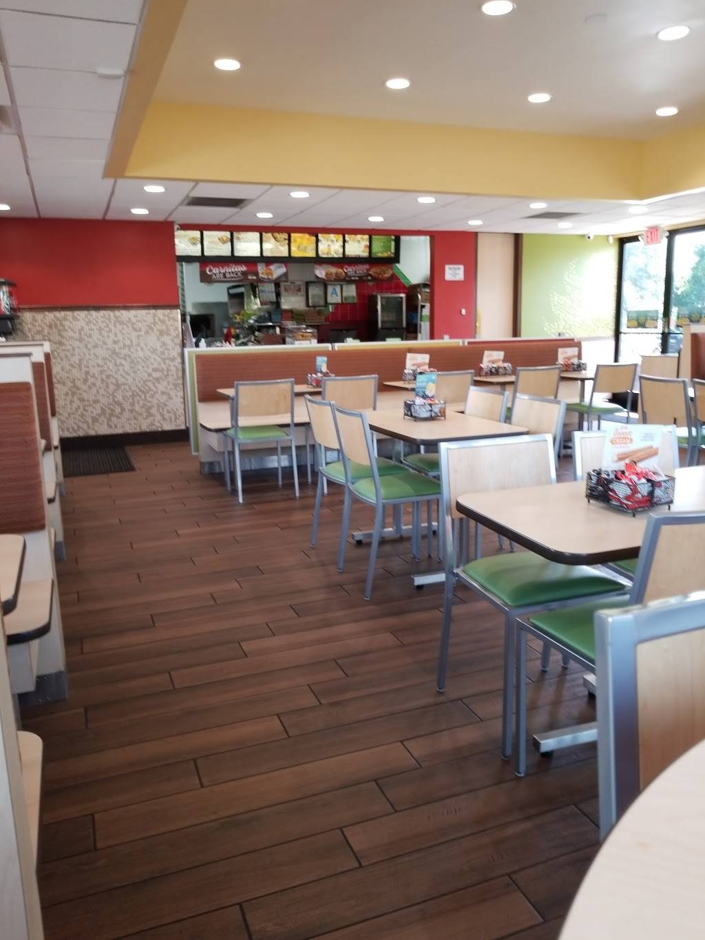Del Taco | meal takeaway | 2021 Glenoaks Blvd, San Fernando, CA 91340, USA | 8183615044 OR +1 818-361-5044