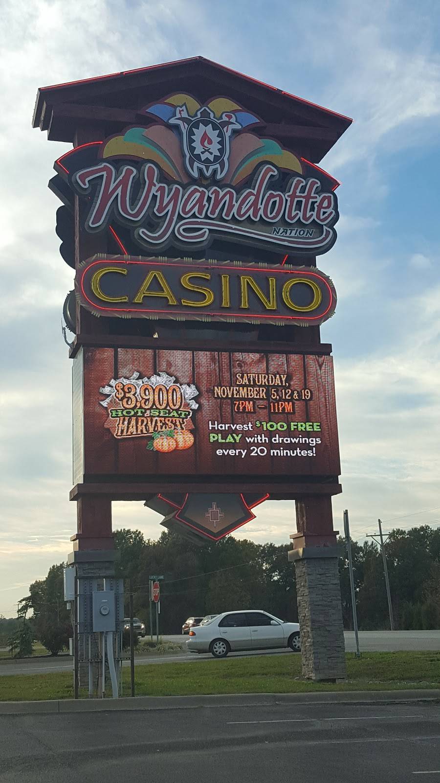 River Bend Casino And Hotel | restaurant | 100 Jackpot Pl, Wyandotte, OK 74370, USA | 9186784946 OR +1 918-678-4946