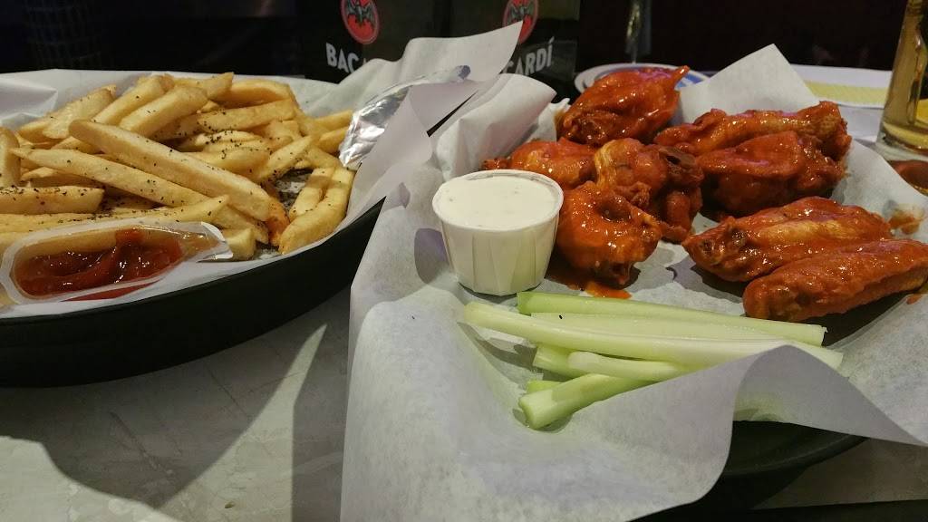 Korner House | restaurant | 2736 E Old Higgins Rd, Des Plaines, IL 60018, USA | 8472964165 OR +1 847-296-4165