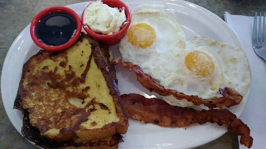 Friendlys | restaurant | 201 Hallock Rd, Stony Brook, NY 11790, USA | 6317513150 OR +1 631-751-3150