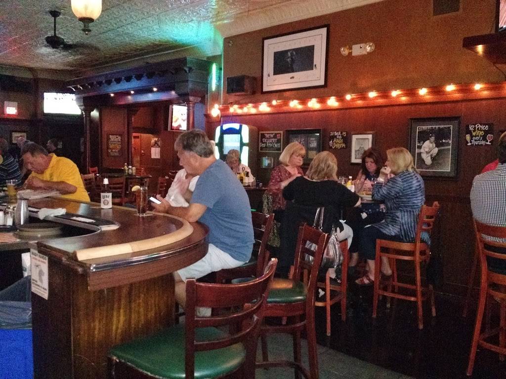 Pub 222 | restaurant | 222 W Main St, St. Charles, IL 60174, USA | 6305844222 OR +1 630-584-4222