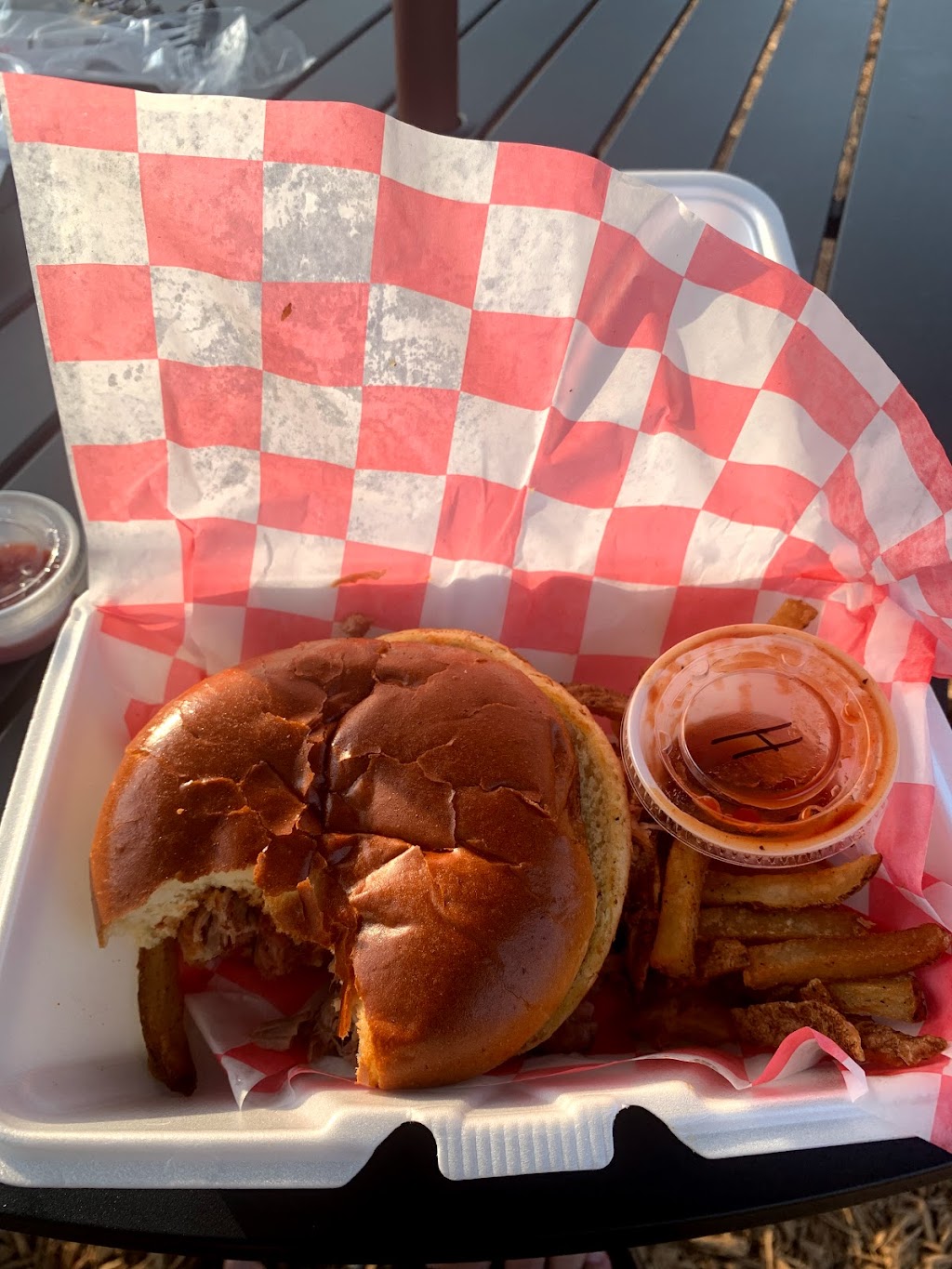 Fat Daddys BBQ Food Truck | restaurant | 2601 Indian Point Rd, Branson, MO 65616, USA | 4172300947 OR +1 417-230-0947